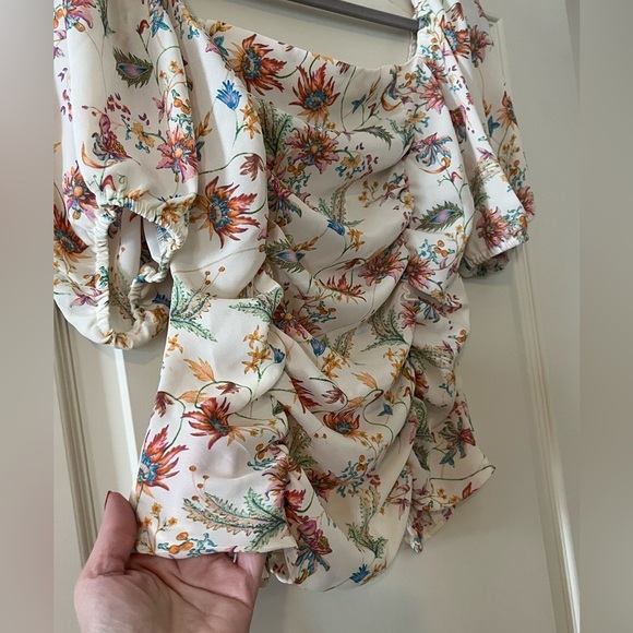 Rose + Olive Ivory & Floral Ruffle Sleeve Off the Shoulder Women’s Size M - Picture 6 of 16